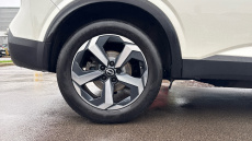 Nissan Qashqai 1.3 DiG-T MH N-Connecta 5dr Petrol Hatchback